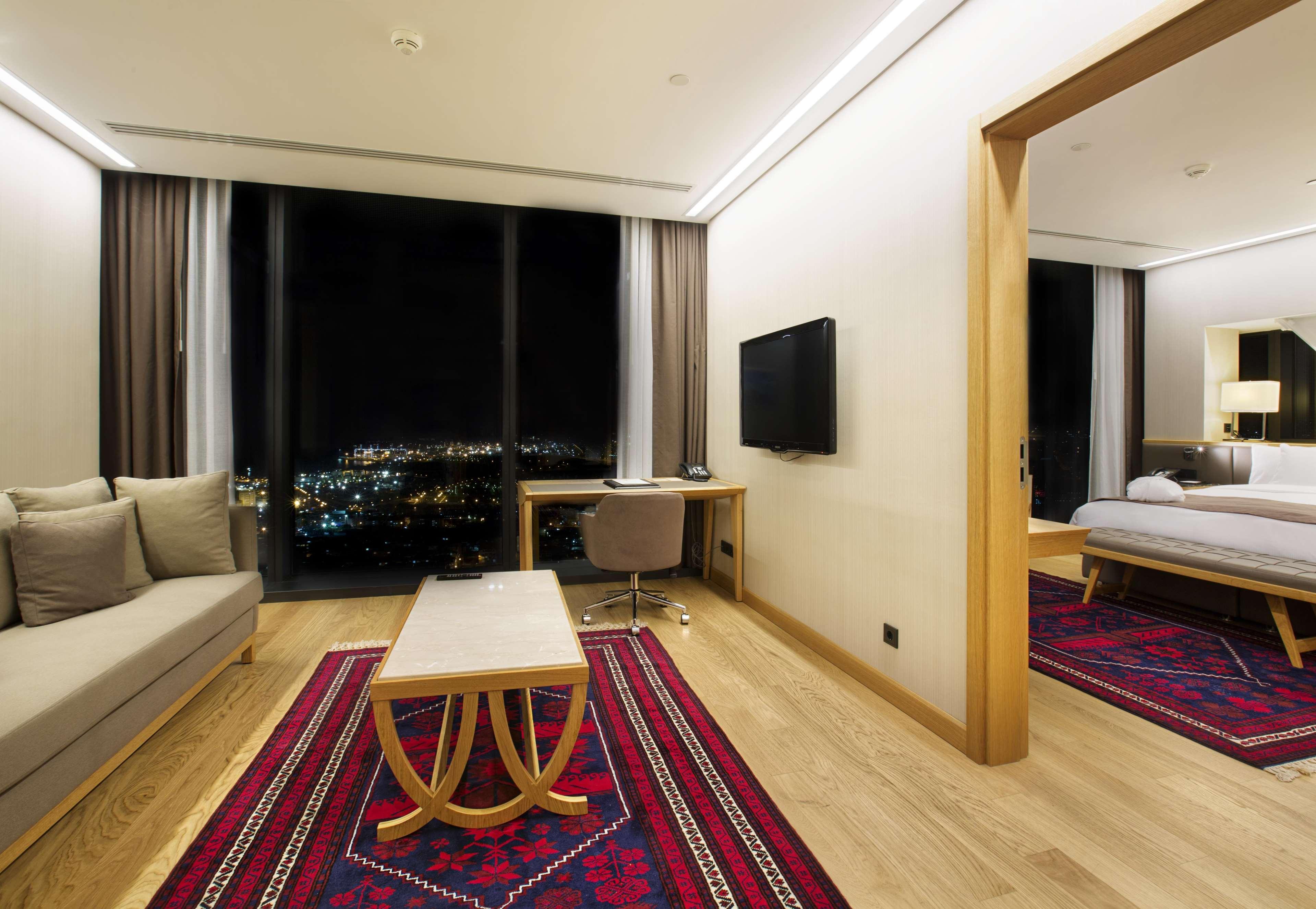 Doubletree By Hilton Istanbul-Avcilar Hotel Exterior photo A suite at the hotel